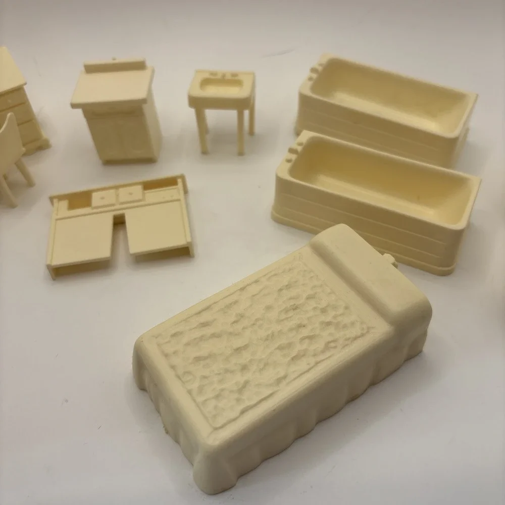 Vtg Dollhouse Mini Plastic Furniture 11 pcs Bathtub Bed Desk Toilet Cream